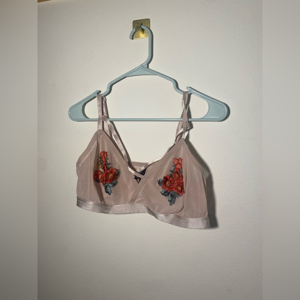 Beautiful Size 2 lightly used bralette.